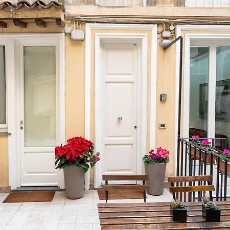 White Style Gambero Apartment Рим Екстериор снимка