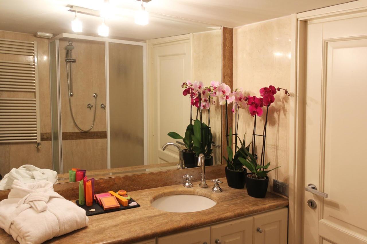 White Style Gambero Apartment Рим Екстериор снимка