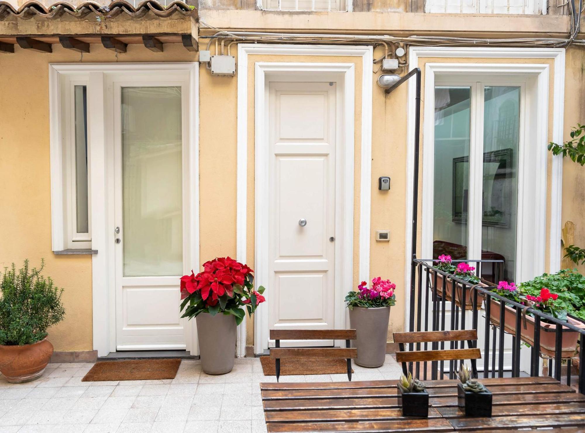 White Style Gambero Apartment Рим Екстериор снимка