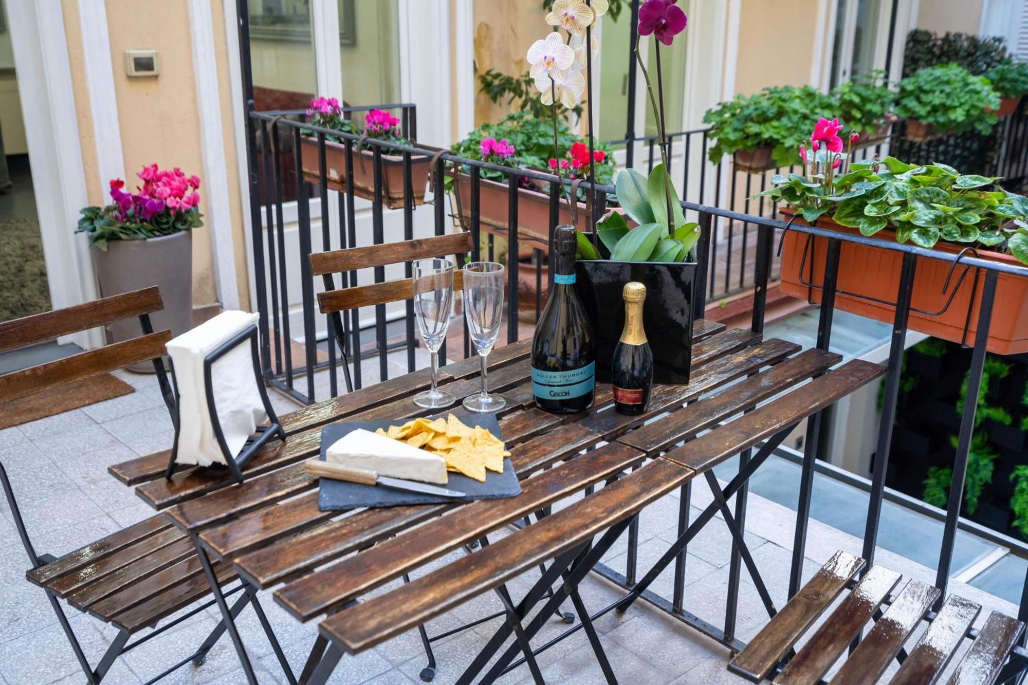 White Style Gambero Apartment Рим Екстериор снимка