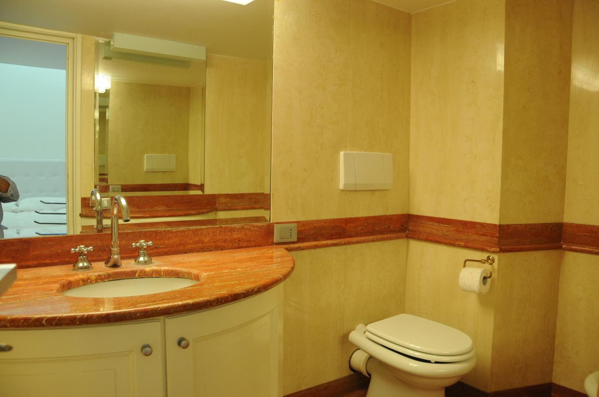White Style Gambero Apartment Рим Екстериор снимка
