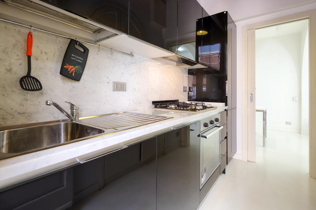 White Style Gambero Apartment Рим Екстериор снимка
